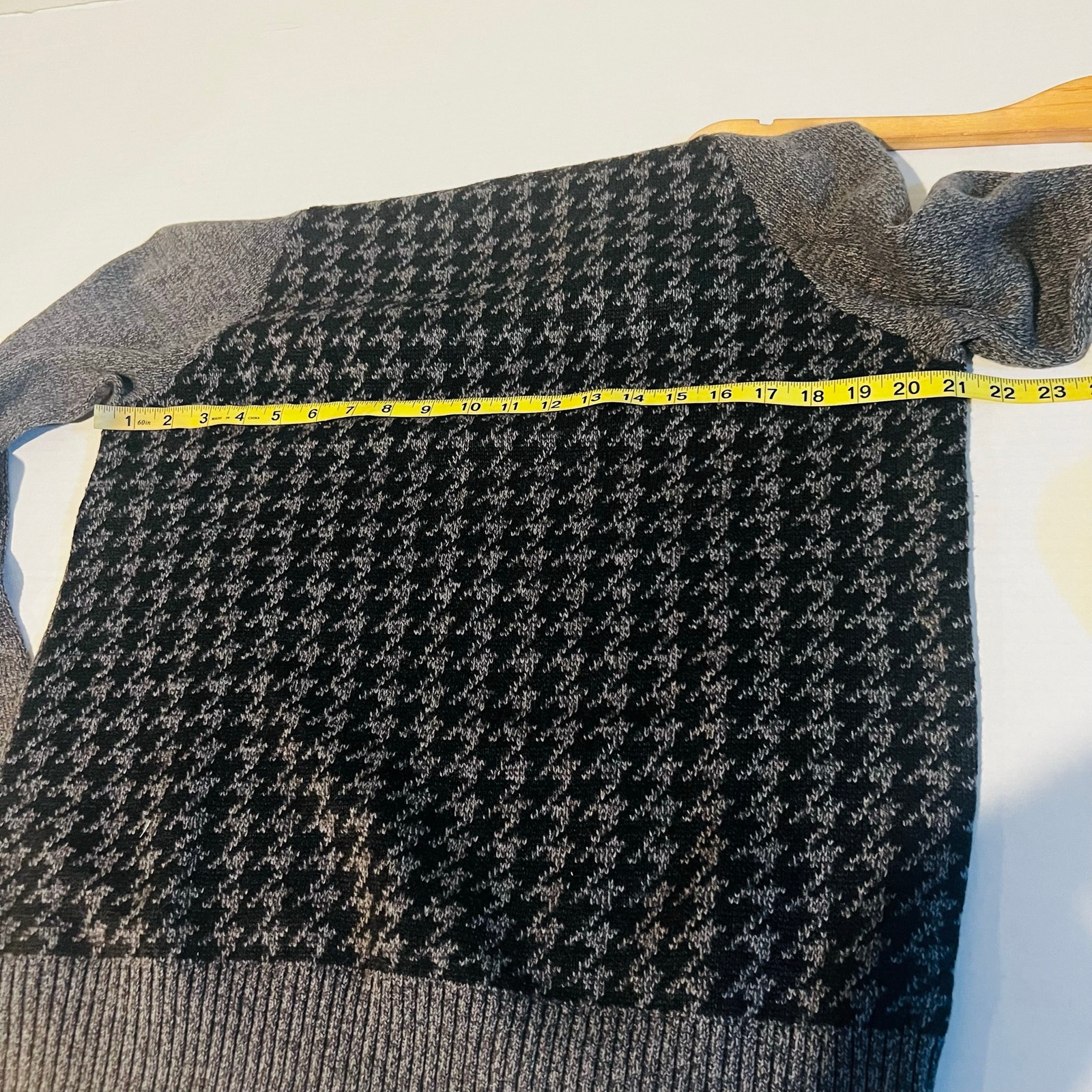 Urban Pipeline Men’s Houndstooth Crew Neck Sweater Size L Large Nwt Gray — image 7 of 8
